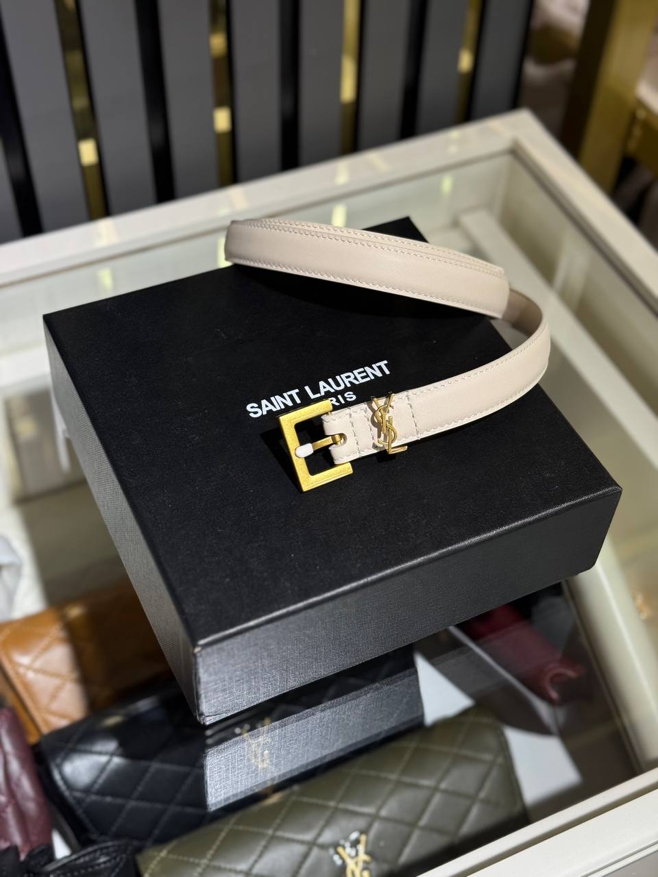 Yves Saint Laurent B1111