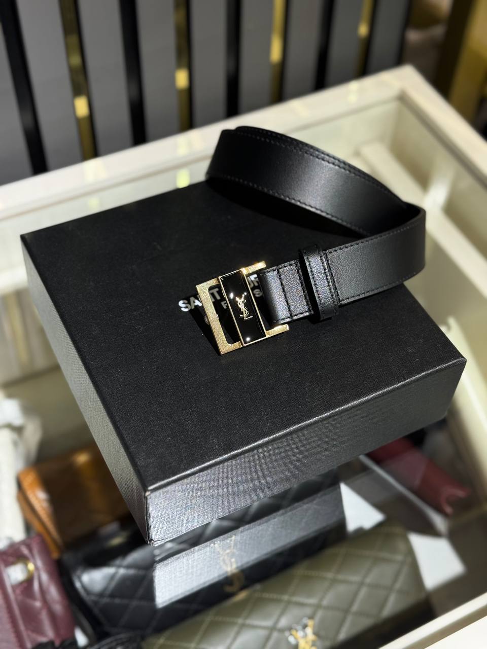 Yves Saint Laurent B1112