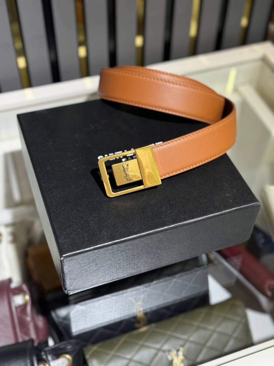 Yves Saint Laurent B1112