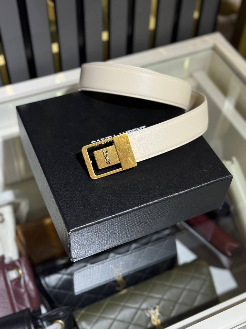 Yves Saint Laurent B1112
