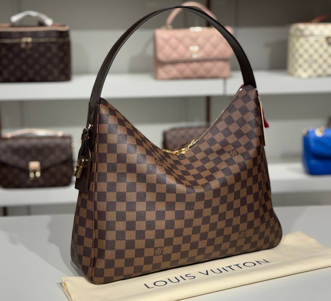 Louıs Vuitton 14313