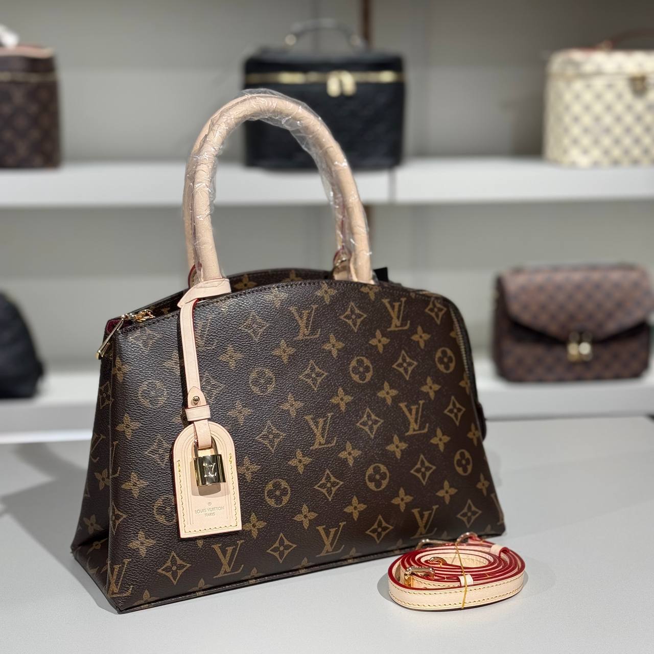 Louıs Vuitton 27613