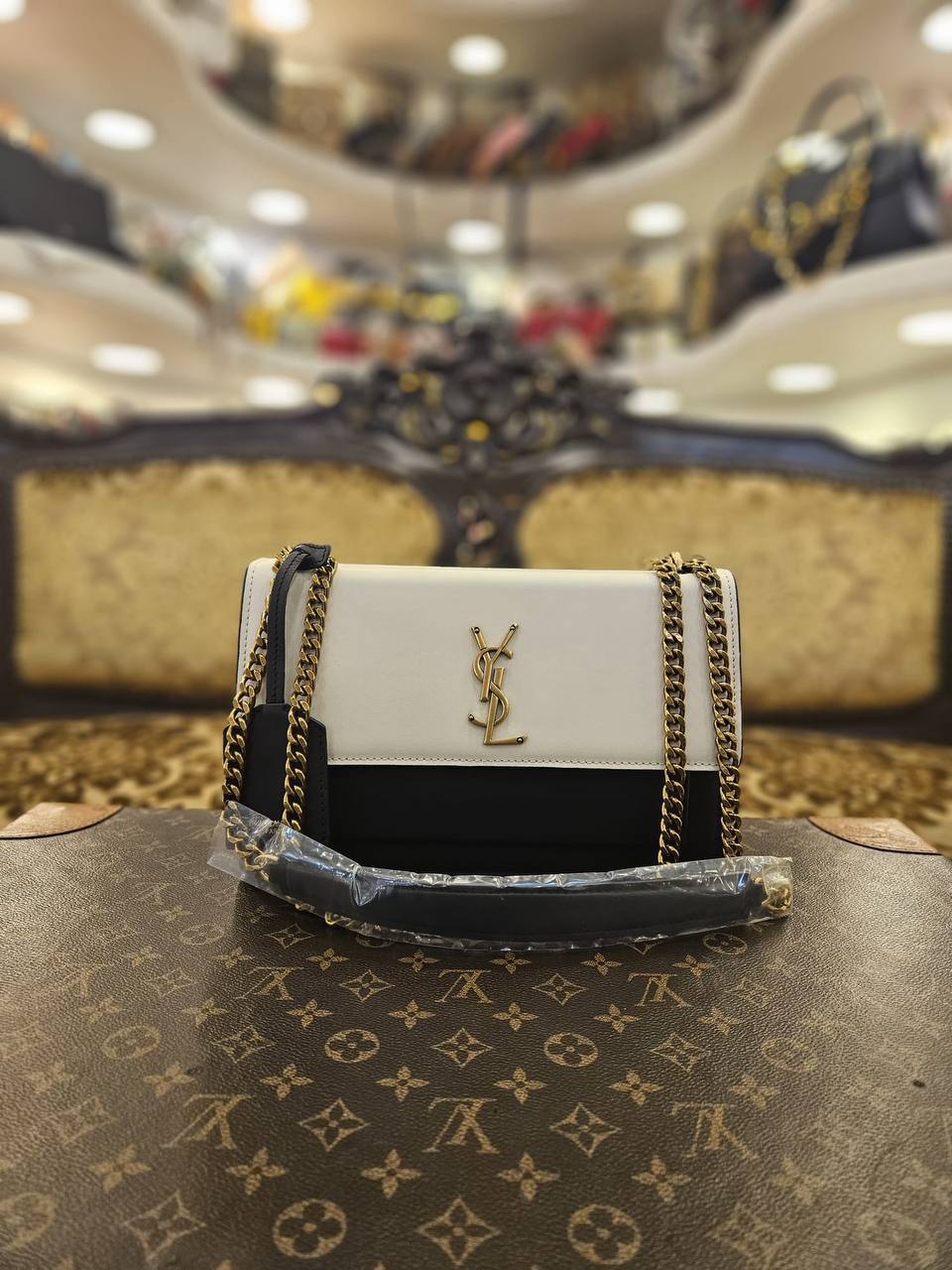 Yves Saint Laurent 2930