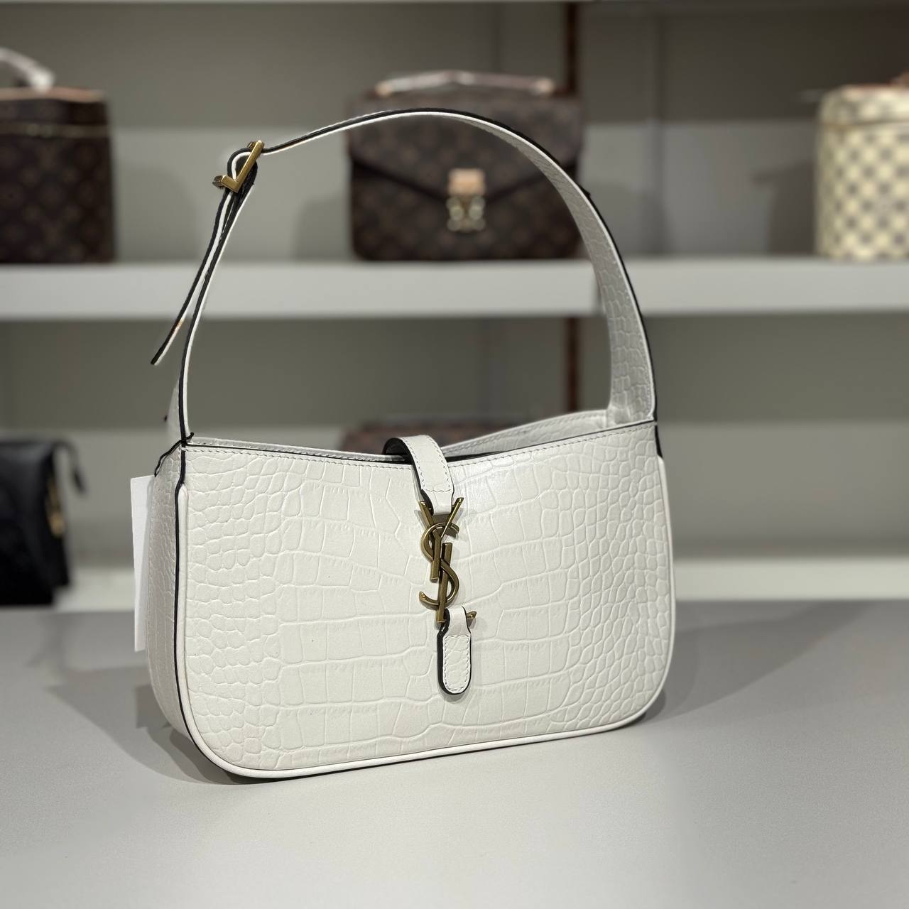 Yves Saint Laurent 5501
