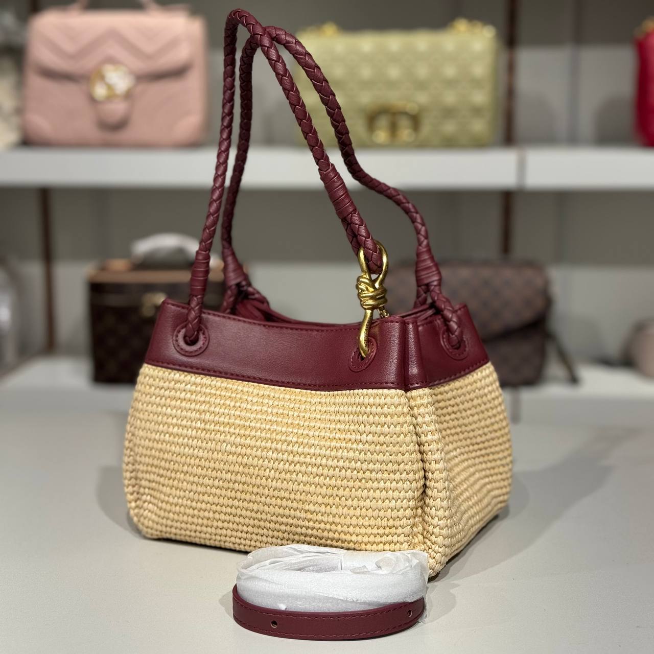 Bottega Veneta 2205
