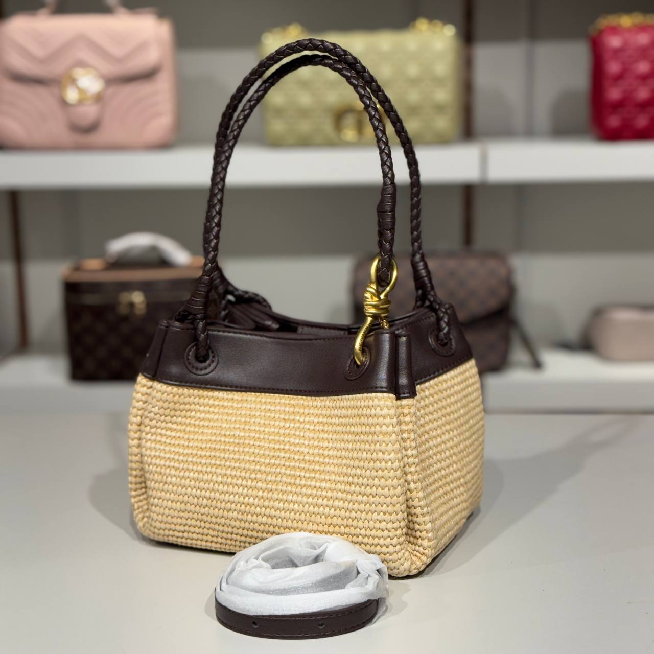 Bottega Veneta 2205