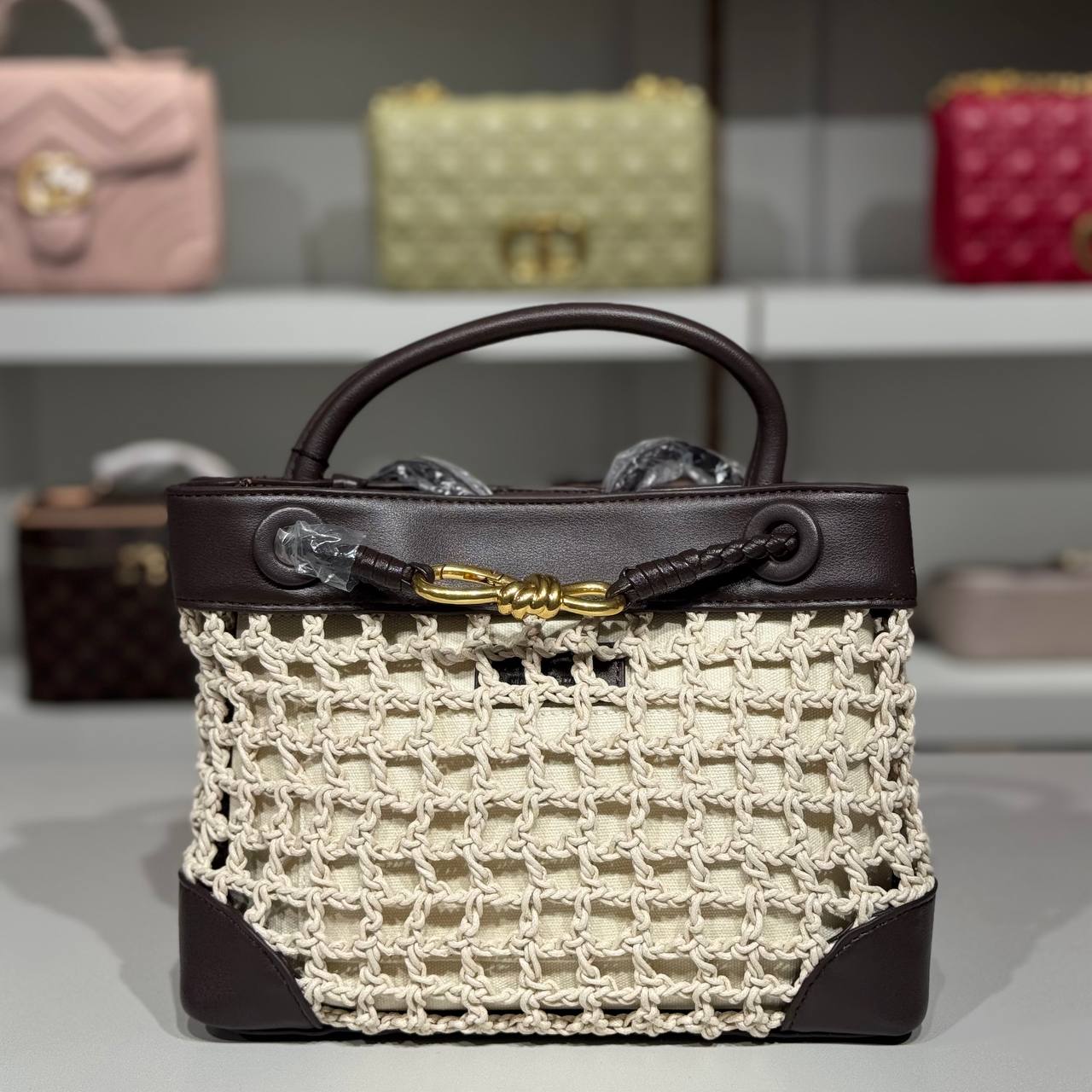 Bottega Veneta 2401
