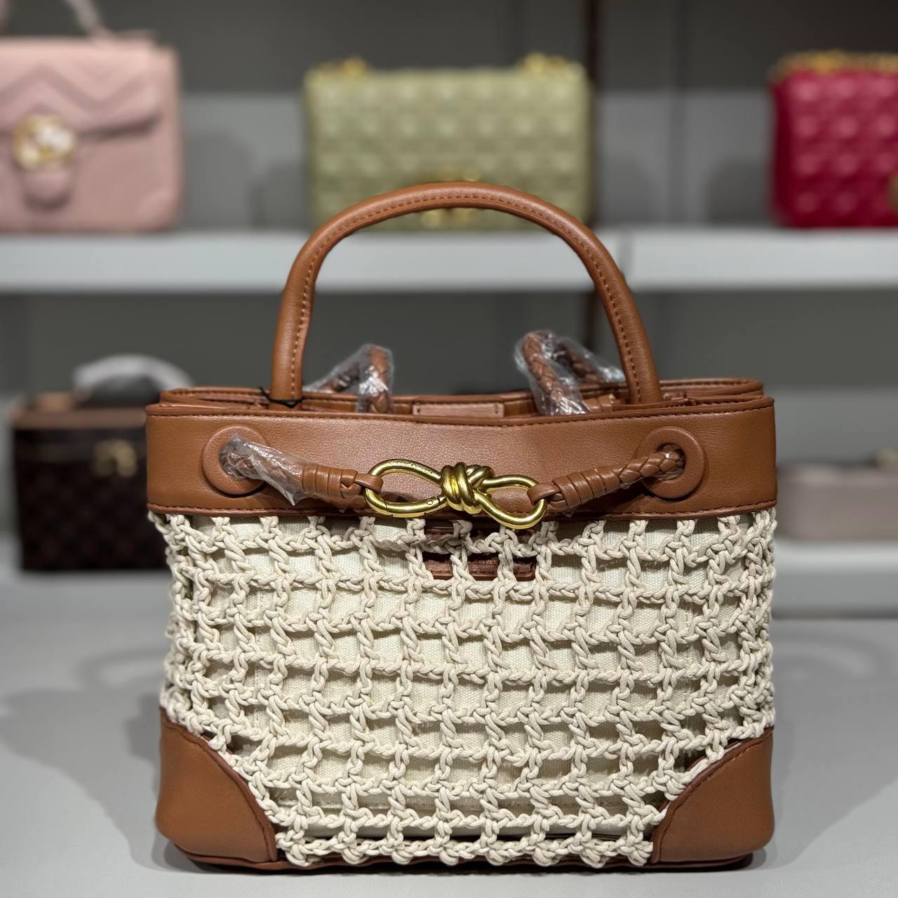 Bottega Veneta 2401