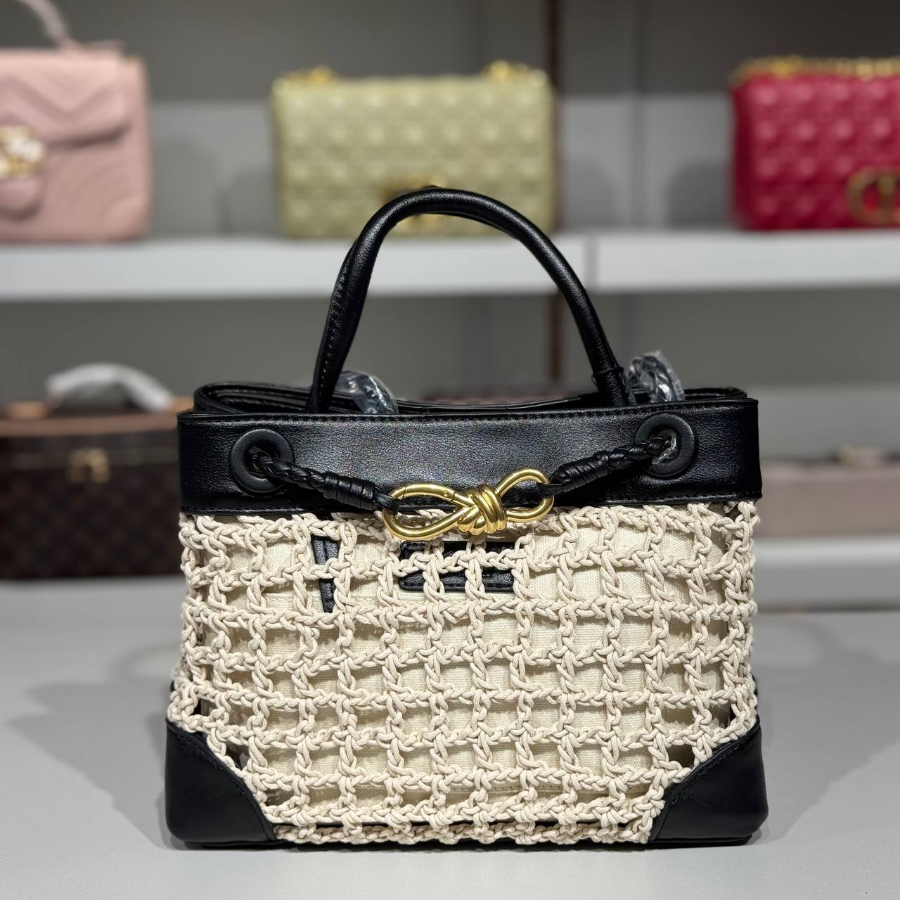 Bottega Veneta 2401