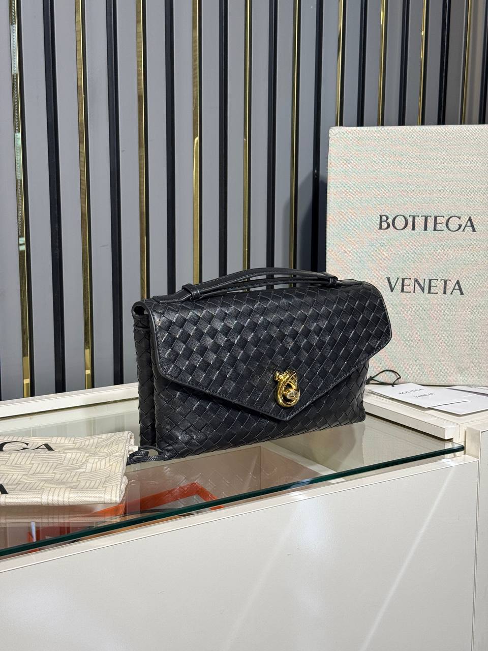Bottega Veneta Knot lock