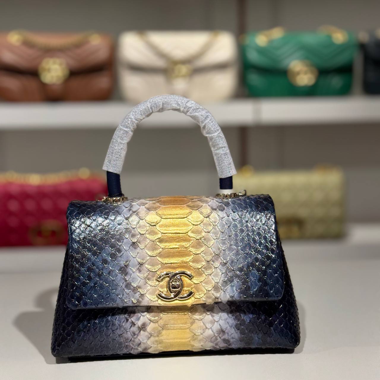 Chanel 8201