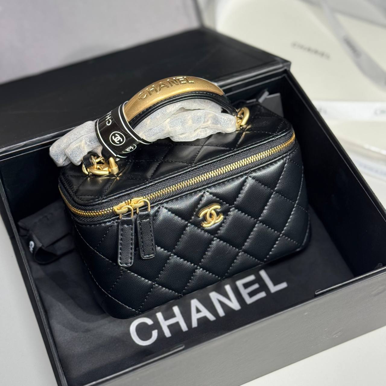 Chanel 8001