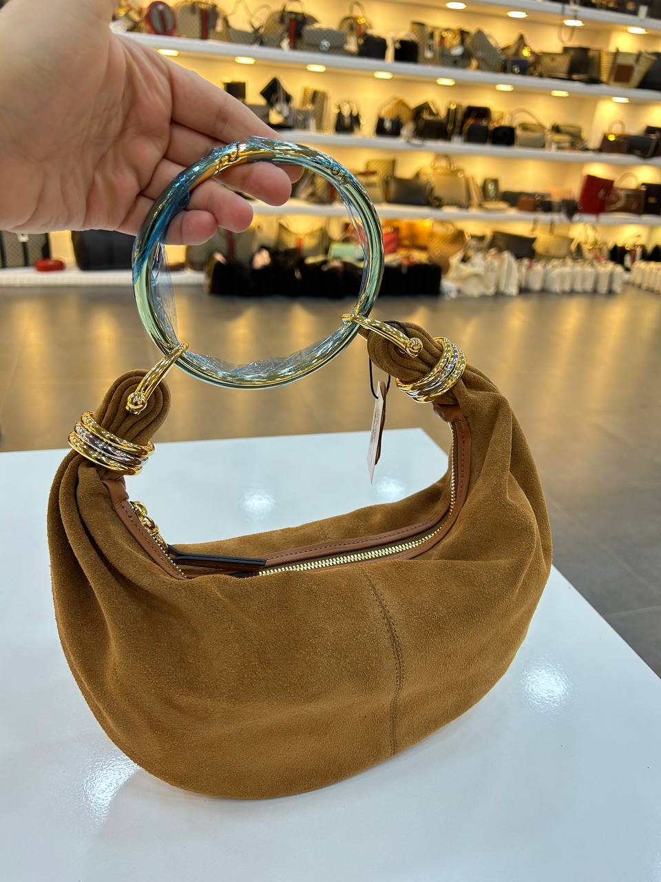 Chloe 3700