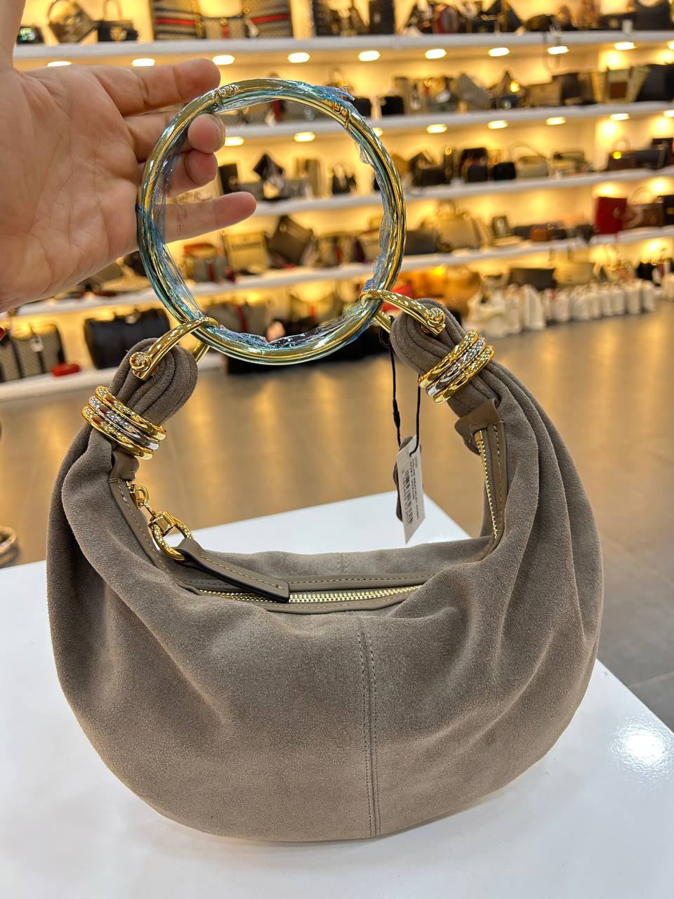 Chloe 3700