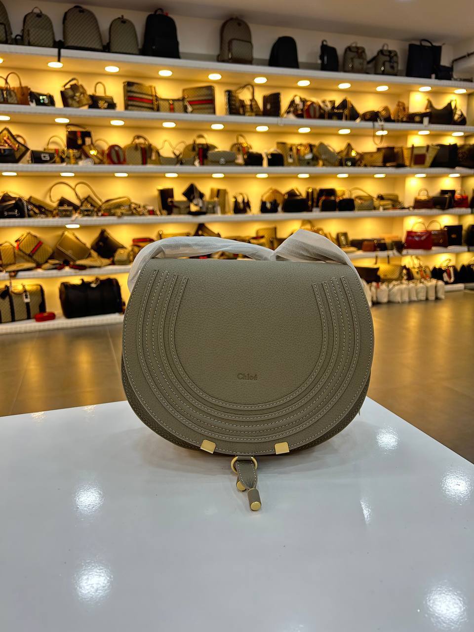 Chloe 3708