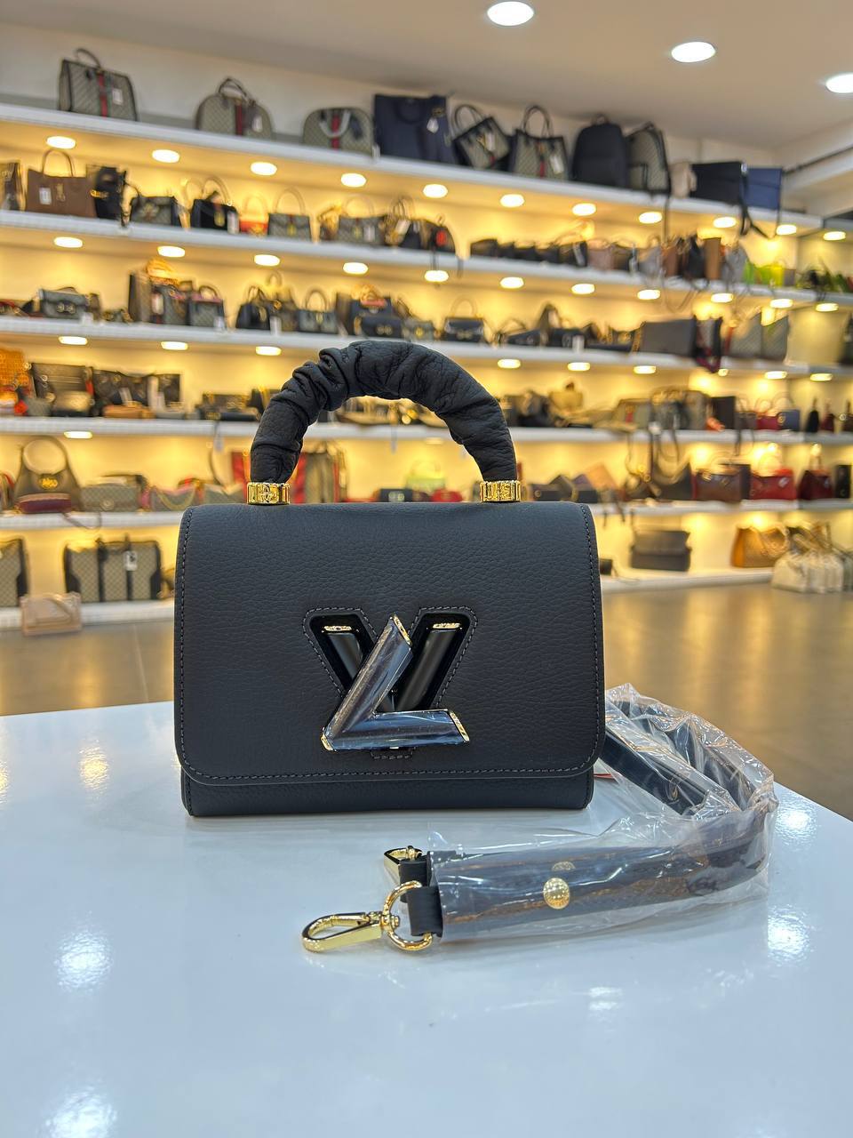 Louıs Vuıtton  3466