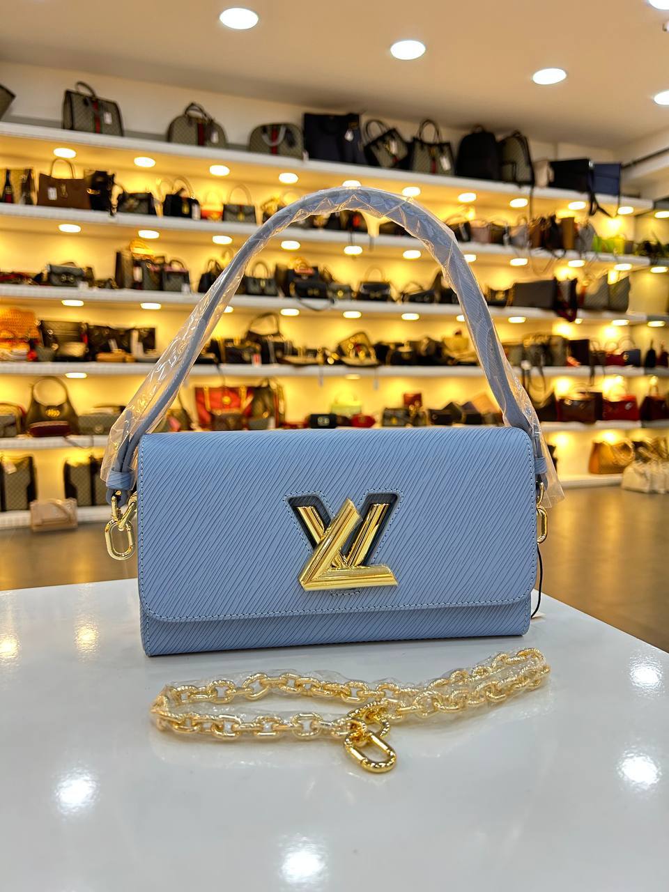 Louıs Vuıtton  3663