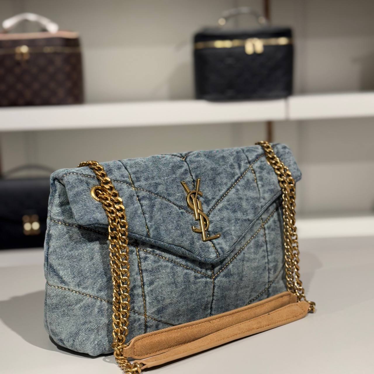 Yves Saint Laurent 6812