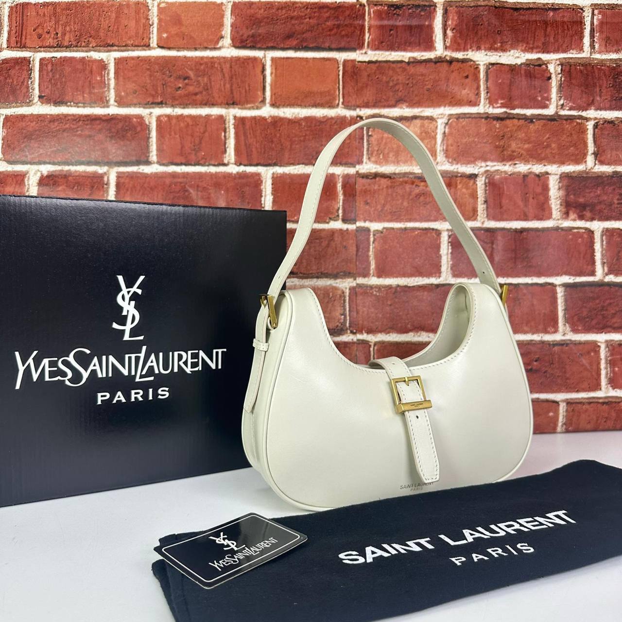Yves Saint Laurent Le fermoir hobo
