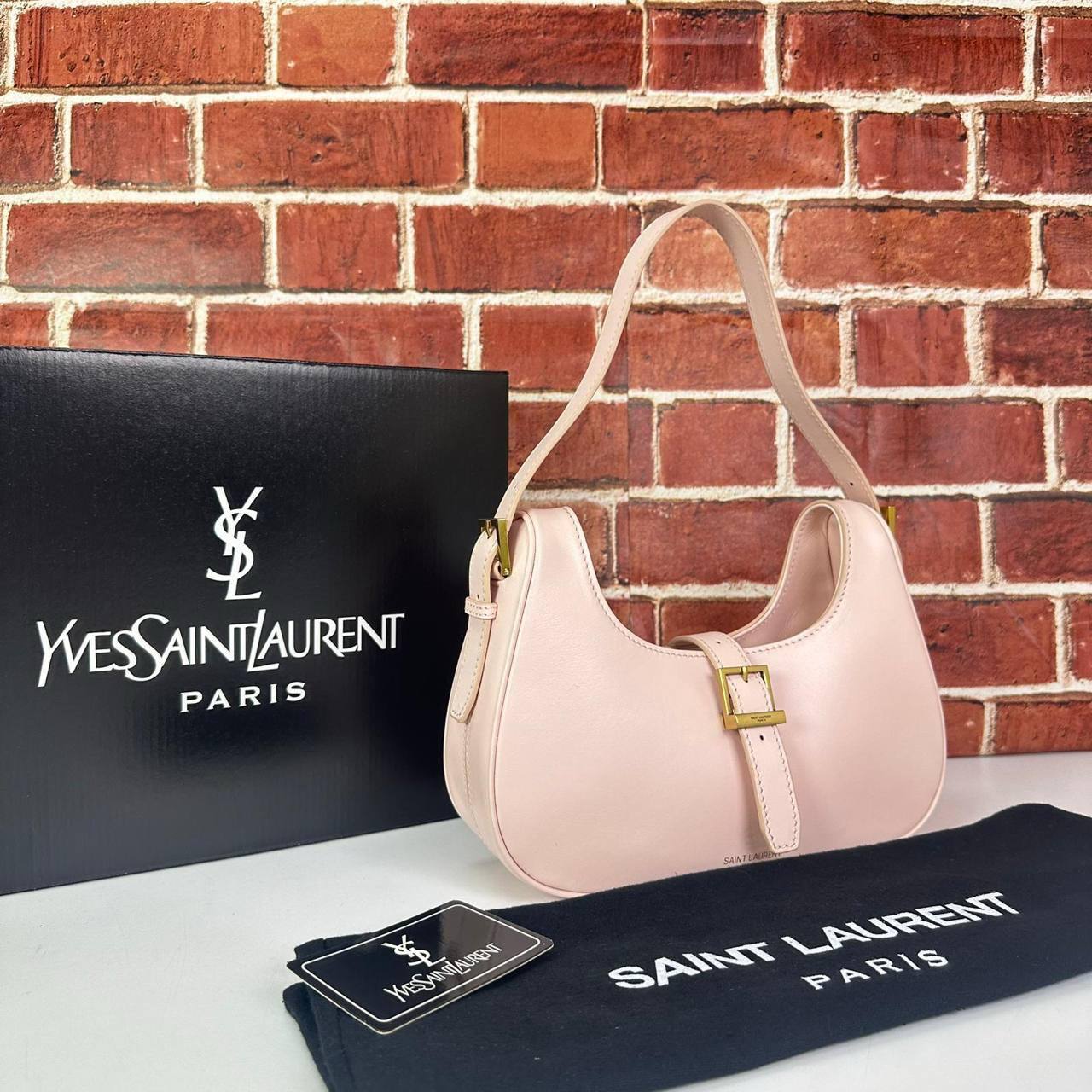 Yves Saint Laurent Le fermoir hobo