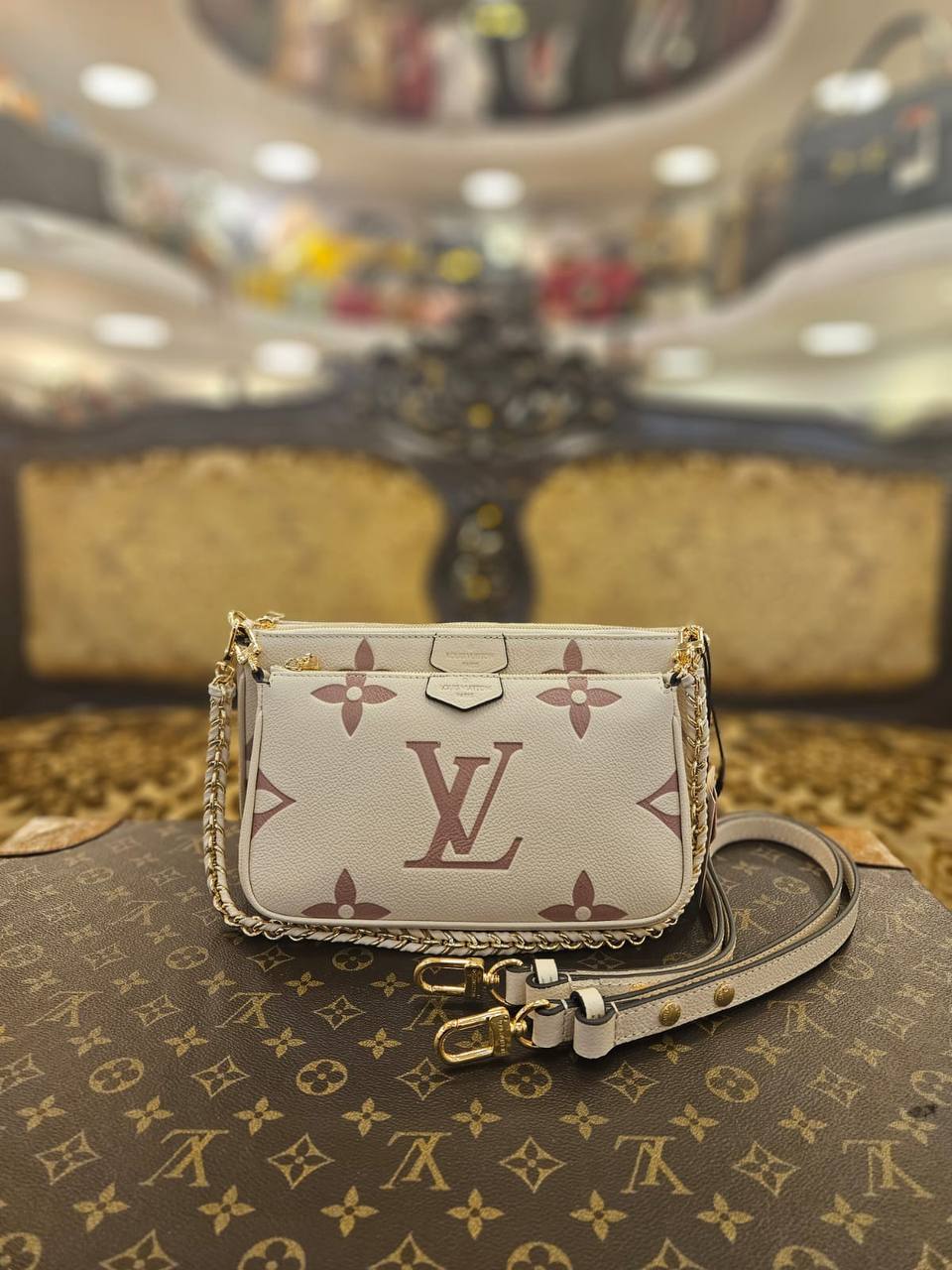 Louıs Vuıtton 3399