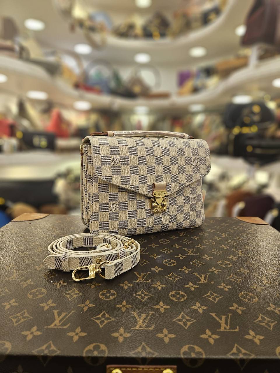 Louıs Vuıtton  2668