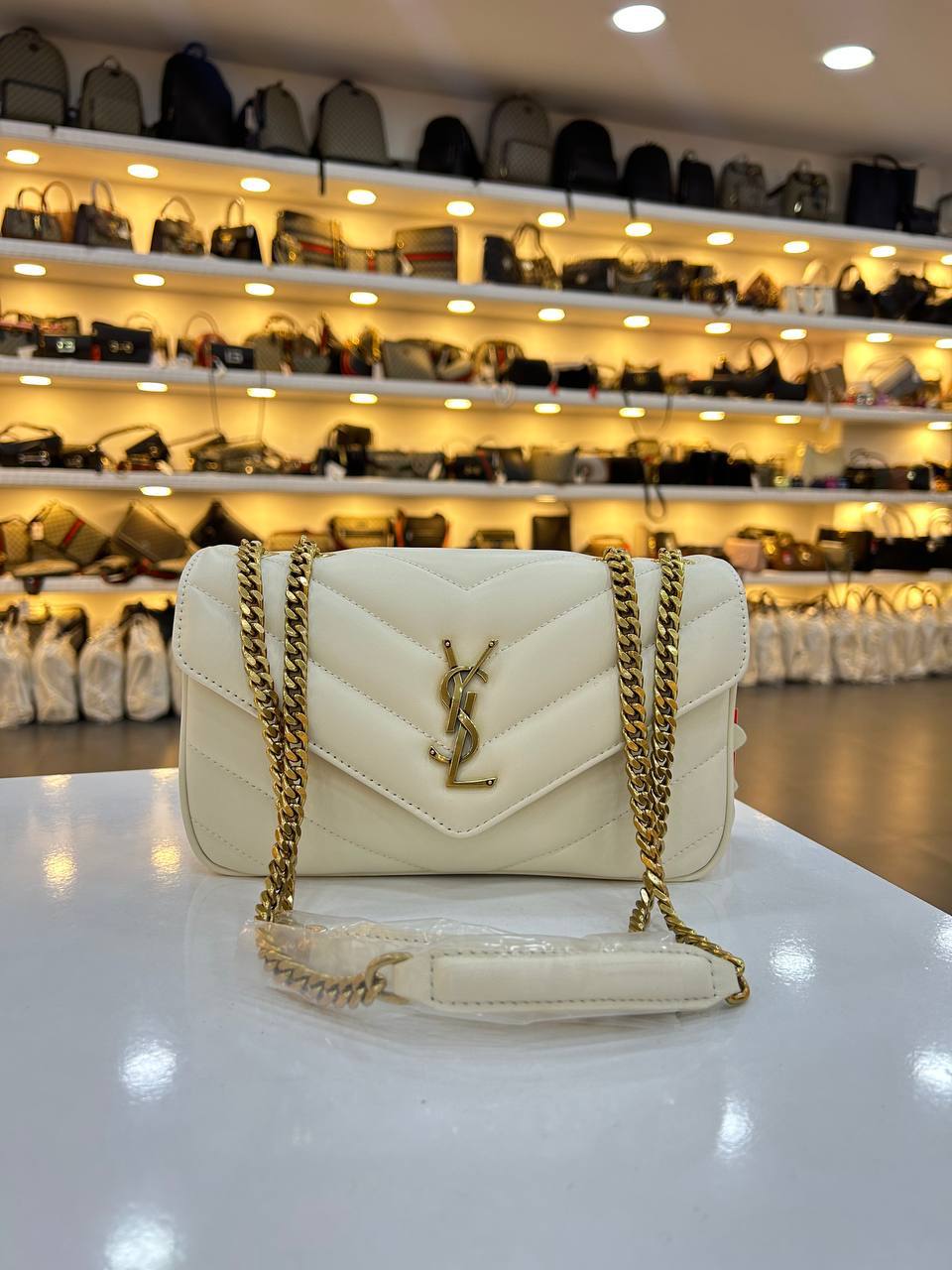 Yves Saint Laurent 3745