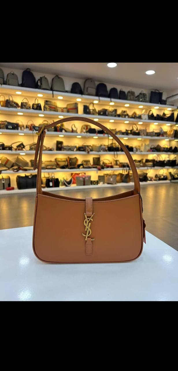 Yves Saint Laurent 3746