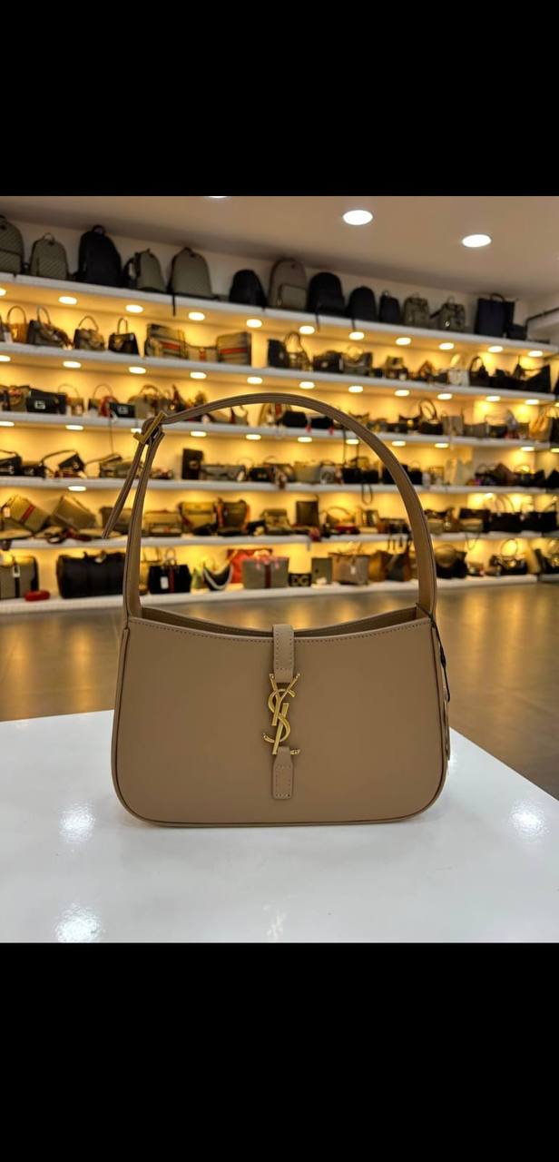Yves Saint Laurent 3746