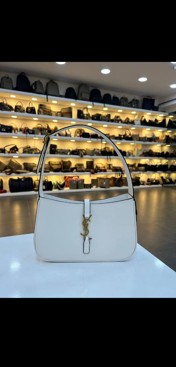 Yves Saint Laurent 3746