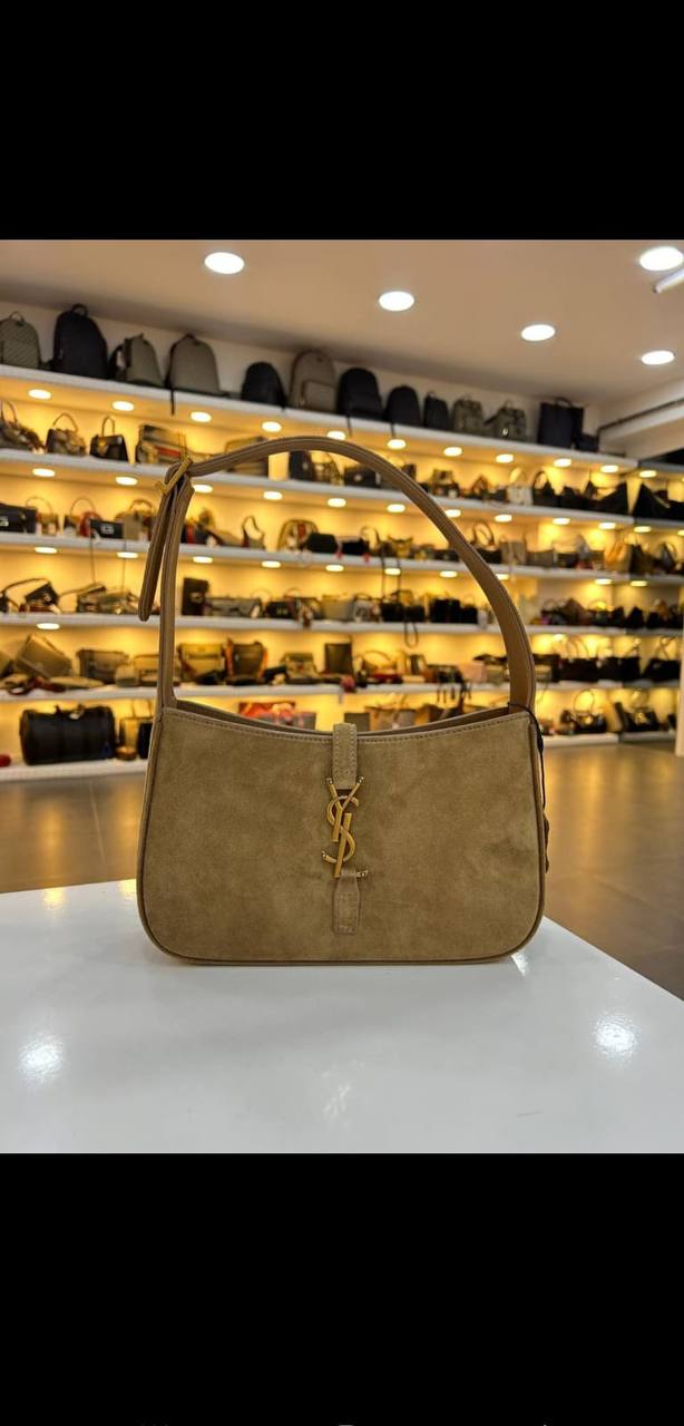 Yves Saint Laurent 3746
